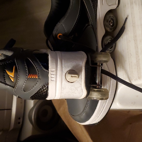 Platform roller shoes - Picture 3 of 3